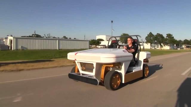 NASA研發新型車，可橫向行駛可原地旋轉，漂移過彎很輕松