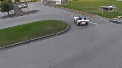 NASA研發新型車，可橫向行駛可原地旋轉，漂移過彎很輕松