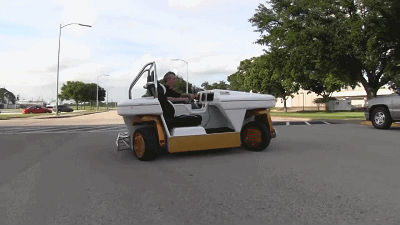 NASA研發新型車，可橫向行駛可原地旋轉，漂移過彎很輕松